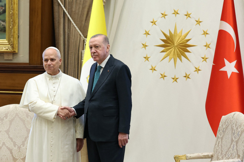  El Papa inicia su gira con una visita a Turquía