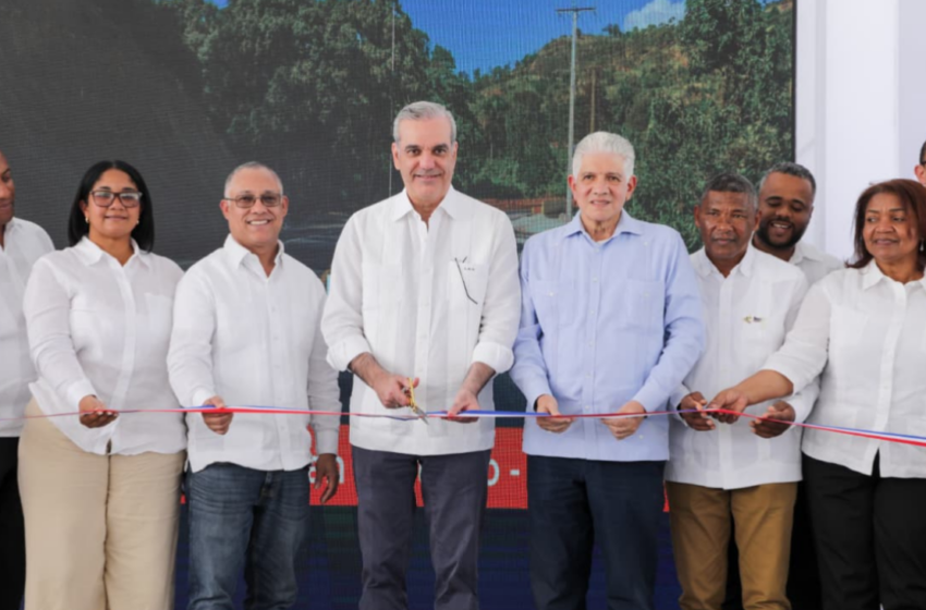  Tras inaugurar la carretera El Cercado–Juan Santiago–Hondo Valle, presidente Abinader destaca su impacto en el turismo, la agricultura y la mejora de la calidad de vida de las comunidades donde nace la República