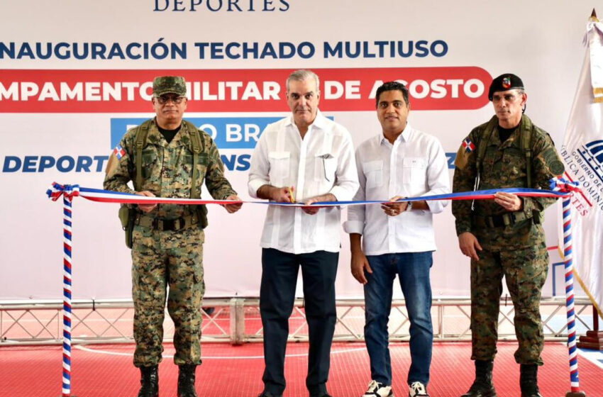 Presidente Abinader inaugura techado multiuso en el Campamento 16 de Agosto y comparte un almuerzo navideño con más de 2,500 soldados