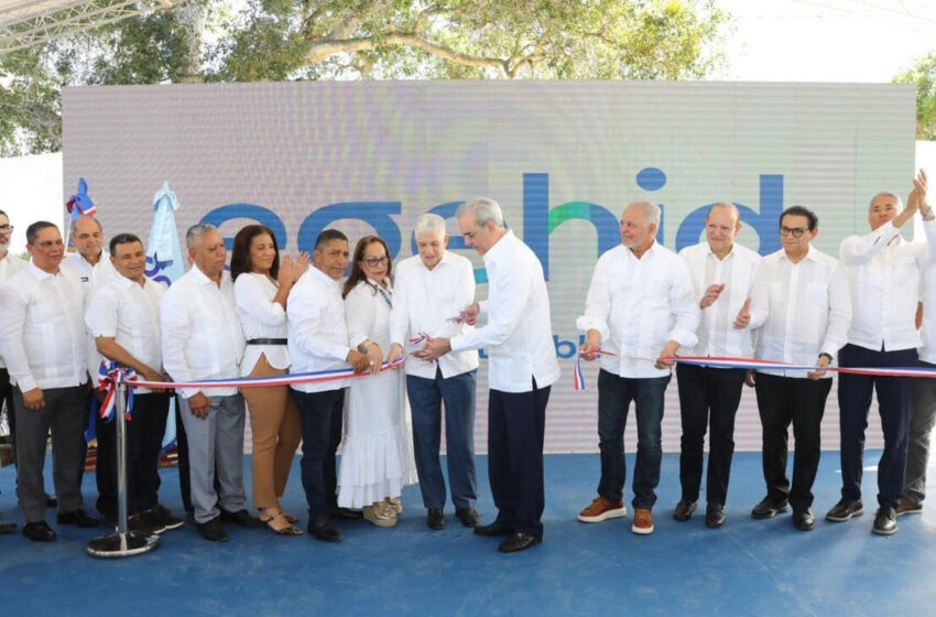  Presidente Luis Abinader inaugura 48.49 kilómetros de carreteras y calles en la Sierra de la provincia de Santiago