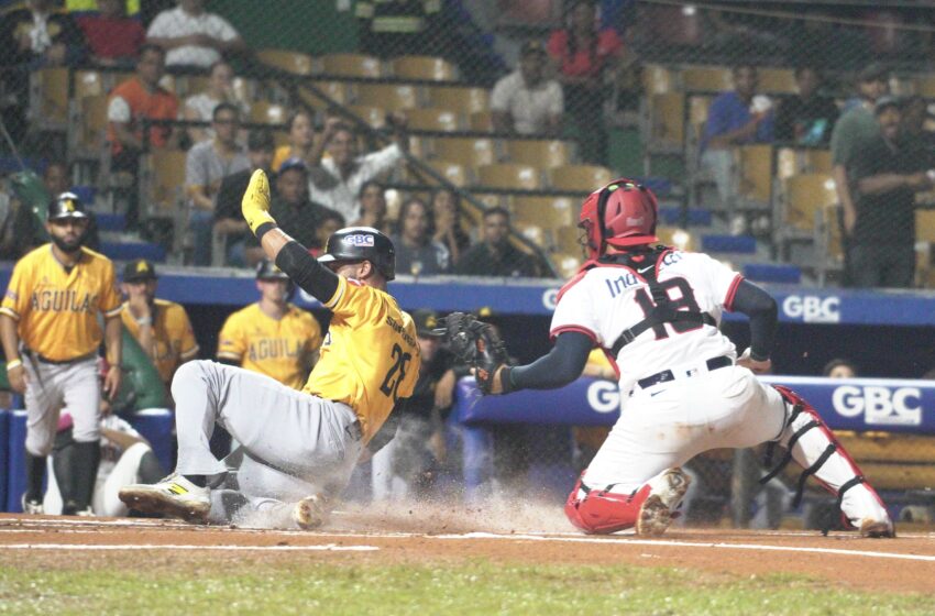  Leones superan 7-3 a Águilas en el Quisqueya y dan señales de vida