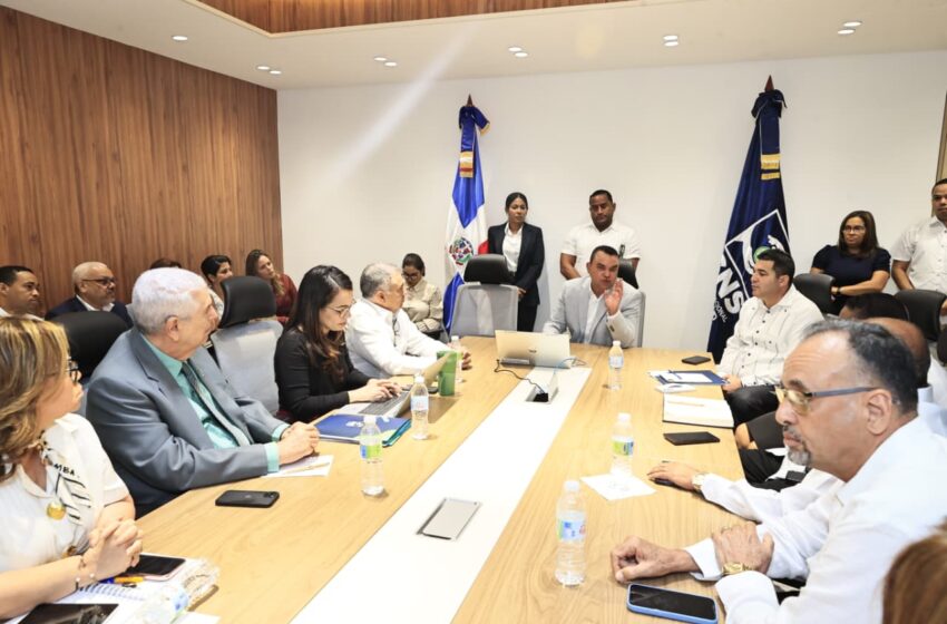 Titular SNS se reúne con directores de la sede central y regionales para presentar metas de salud 2026