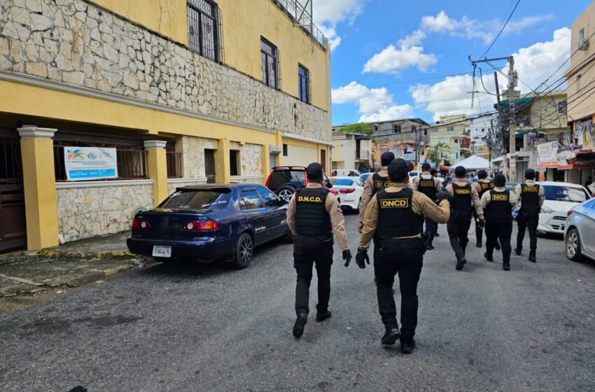  DNCD interviene sector manganagua; arresta 13 personas y ocupa cientos de gramos