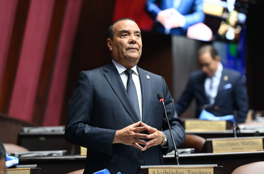  Diputado Alcibíades Tavárez advierte gobierno continuará hipotecando país en 2026