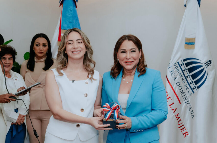  Gloria Reyes inicia gestión en el Ministerio de la Mujer con enfoque en igualdad y fortalecimiento democrático