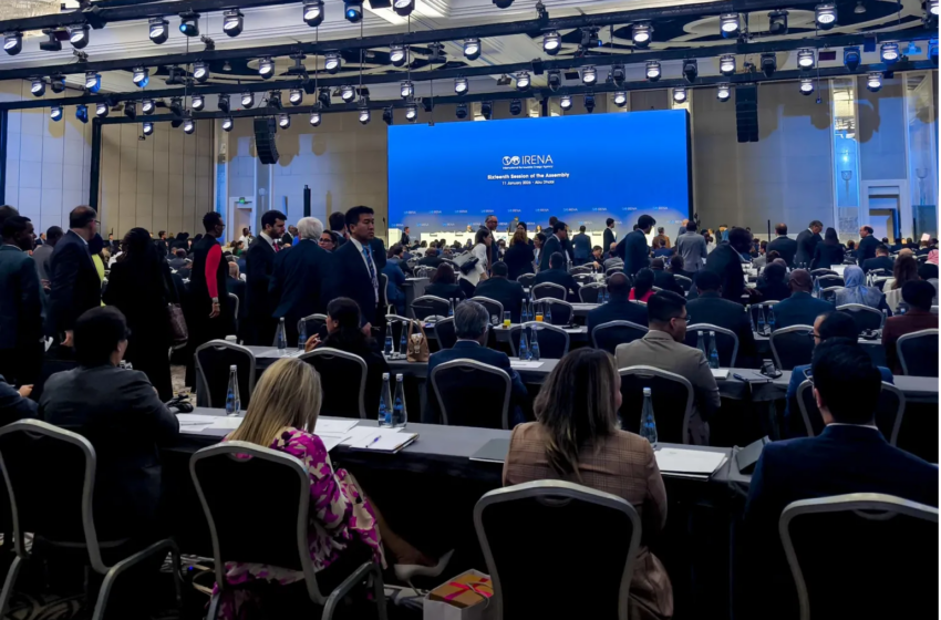  La Agencia Internacional de Energía Renovable buscará recursos para cubrir la brecha del 22 % que deja EEUU tras su retirada