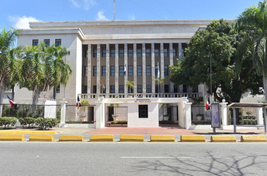  Ministerio de Educación recuerda segundo período año escolar 2025-2026 inicia este martes 6 de enero