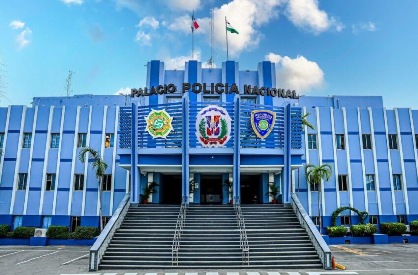  Presidente Abinader designa nuevo subdirector e inspector general de la Policía Nacional; dispone ascensos y retiros