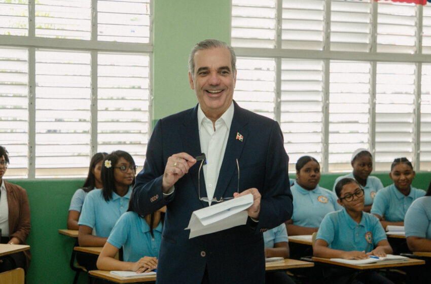  Presidente Abinader da seguimiento a la docencia de Educación Moral, Cívica y Ética Ciudadana