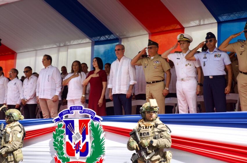  Presidente Abinader encabeza desfile conmemorativo del 213.º aniversario del natalicio de Juan Pablo Duarte, para dar inicio al Mes de la Patria