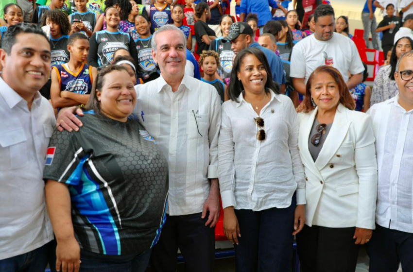  Presidente Abinader inaugura remozamiento del polideportivo Dajabón, cancha de voleibol y nueva casa club