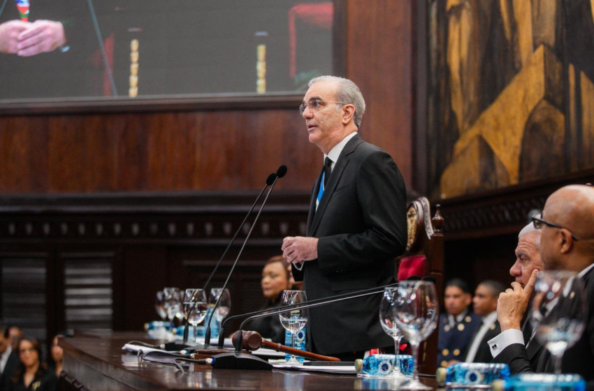  Presidente Luis Abinader reafirma compromiso con la transparencia y presenta Meta RD 2036