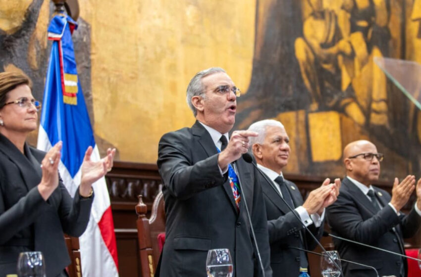 Presidente Abinader reitera que en su gobierno no existen intocables ni privilegios frente a la ley y que la lucha contra la corrupción no es una declaratoria más; es su columna vertebral, su brújula moral inamovible