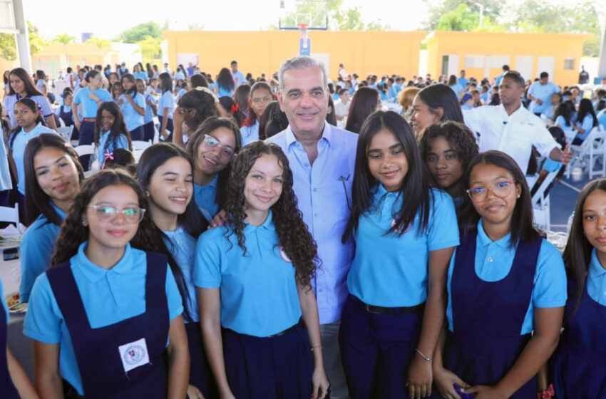  El presidente Abinader resalta instalación de hub digital de Google y afirma que fortalecerá la educación, la innovación tecnológica y generará empleos especializados para los jóvenes dominicanos