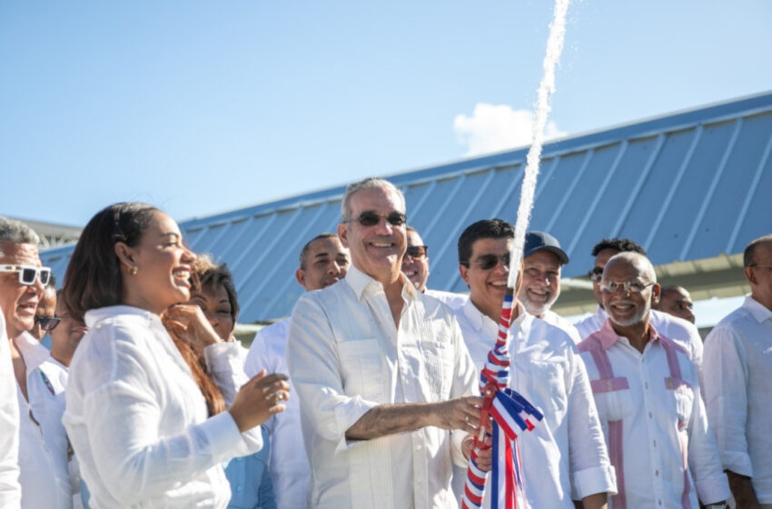  Presidente Luis Abinader entrega ampliación histórica del acueducto Barrera de Salinidad