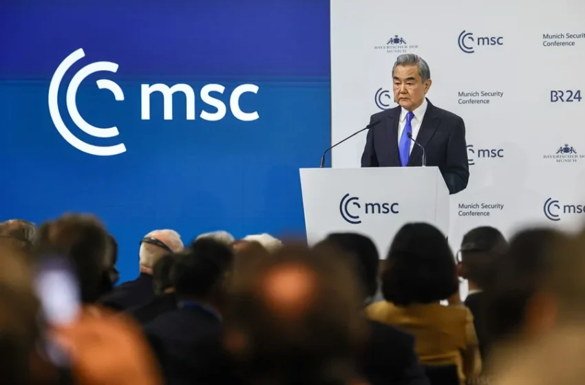 Si EEUU cruza líneas rojas como Taiwán, provocará un conflicto con China, advierte Wang Yi, ministro de Exteriores