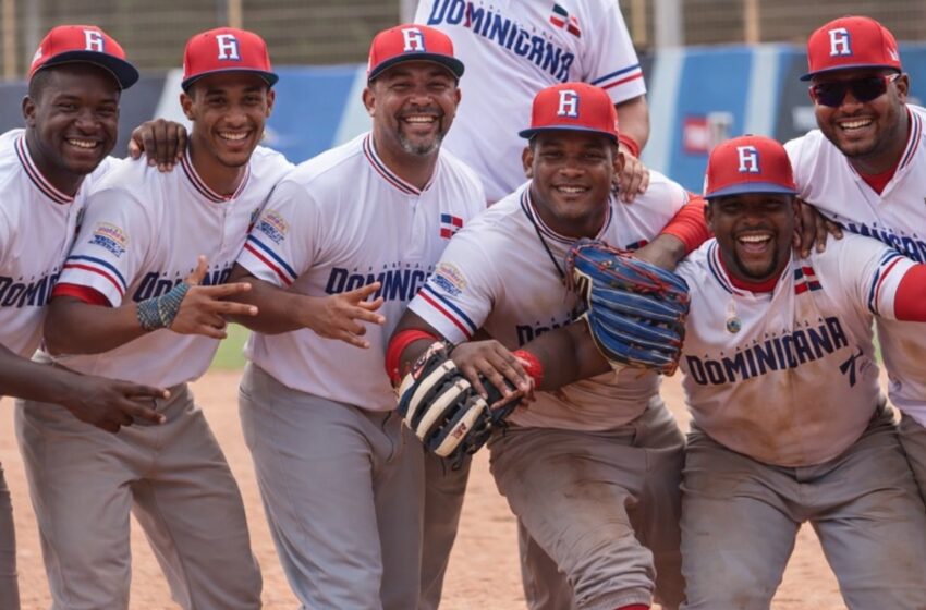  Softbol RD vence a Canadá y Cuba en Campeonato Panamericano