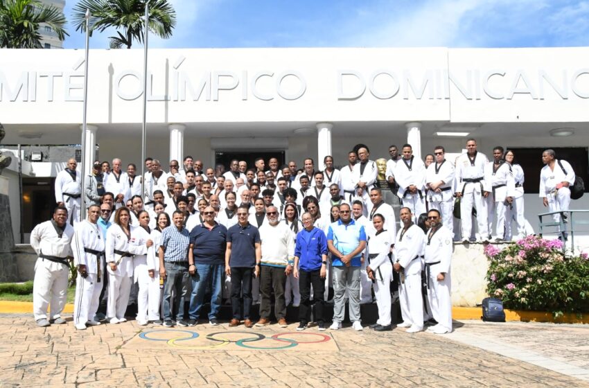  Taekwondo concluye seminario para entrenadores en ruta JCC 2026