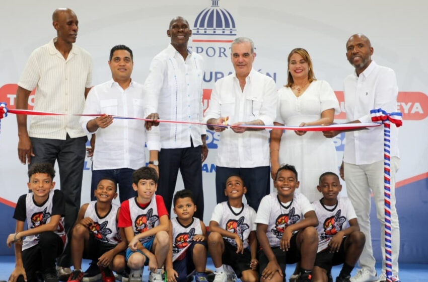  Presidente Abinader entrega moderno techado multiuso del Club La Tribu de Quisqueya en La Romana