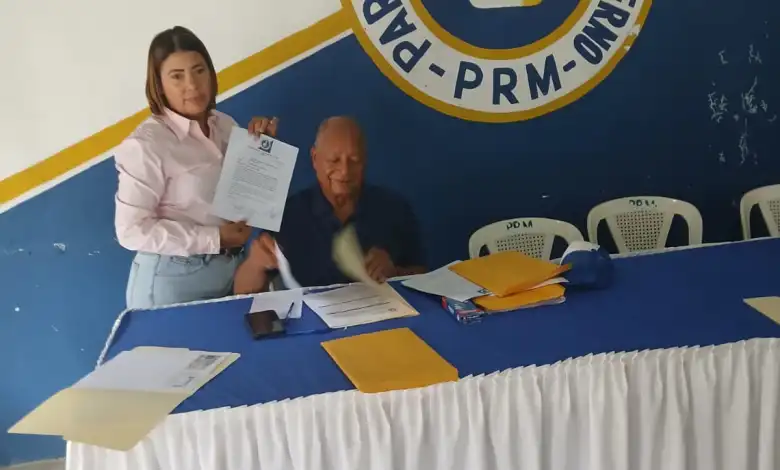  Berenice Marcelino inscribe su candidatura; va por la Presidencia del PRM en Palo Verde