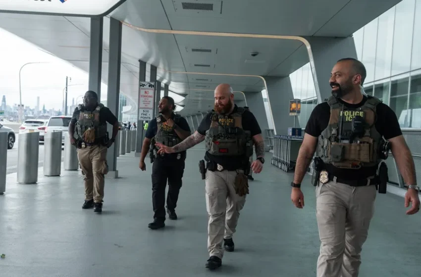  EE.UU. avisa que ICE seguirá en los aeropuertos hasta que vuelvan 100 % a la normalidad