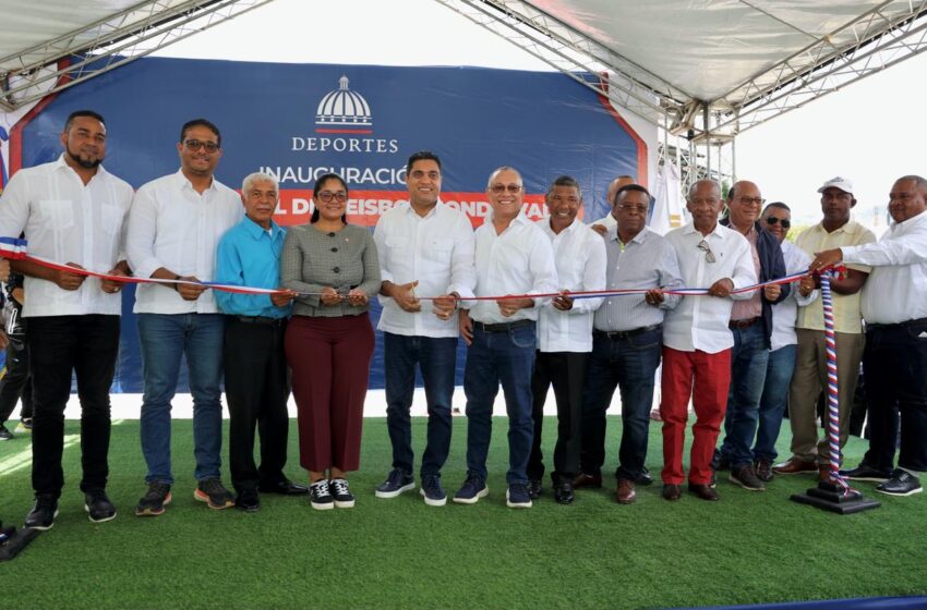  Ministro Kelvin Cruz entrega reconstruido play de Hondo Valle, Elías Piña