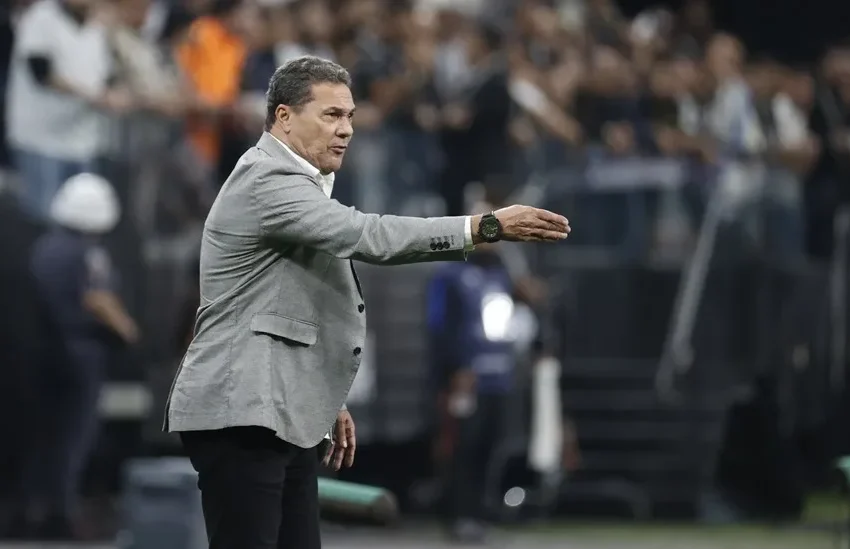  El exseleccionador brasileño Vanderlei Luxemburgo, ingresado en la UCI por una infección pulmonar
