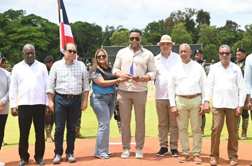  Fedom inaugura primera Liga Juvenil Doble A dedicada a Nelson Cruz