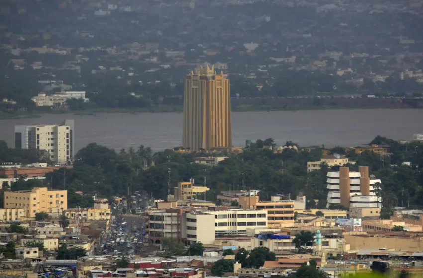  La capital de Mali recobra cierta normalidad, pero sigue alerta tras el asalto del sábado