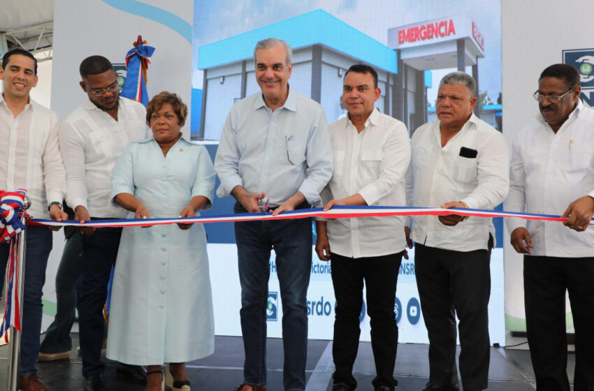  Presidente Abinader deja en funcionamiento áreas remozadas y ampliadas del Hospital Municipal La Victoria