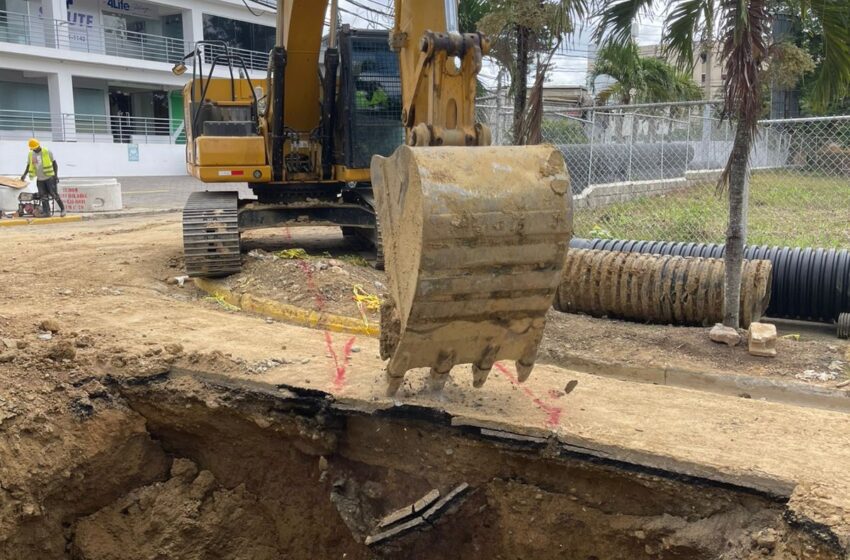  Construcción de colector de aguas residuales La Rosaleda alcanza un 50% de avance