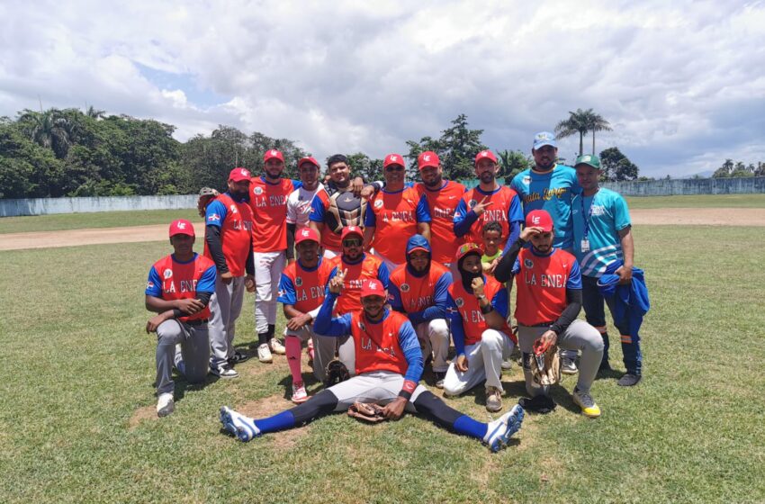  Comunidad La Enea vence a Bijao y va a gran final Béisbol campesino
