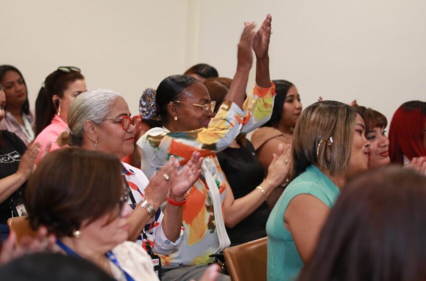  DNCD RINDE HOMENAJE A LAS MADRES EN SU DÍA
