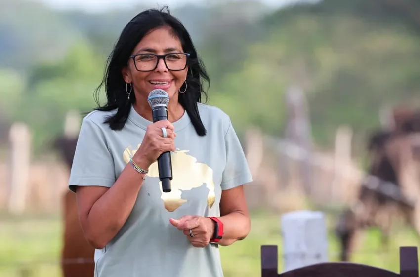  Delcy Rodríguez dice que en las próximas horas se superarán las 500 excarcelaciones en total