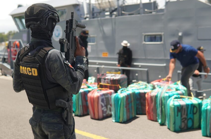  Cargamento incautado en costas de Santo Domingo supero la tonelada de cocaína