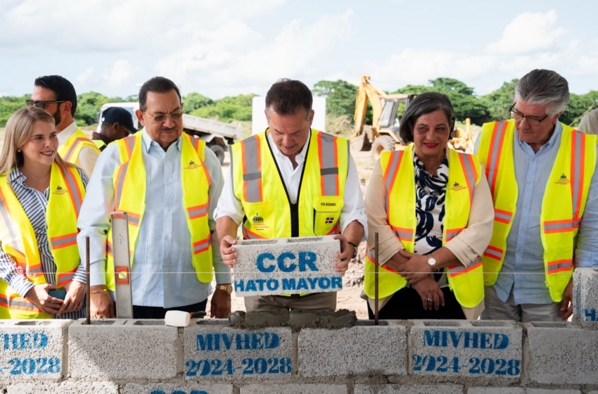  Ministro de Vivienda, Hábitat y Edificaciones inicia construcción del nuevo Centro de Corrección y Rehabilitación de Hato Mayor