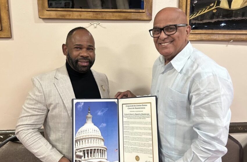 El Congreso de los Estados Unidos reconoce la trayectoria del periodista José Rosario