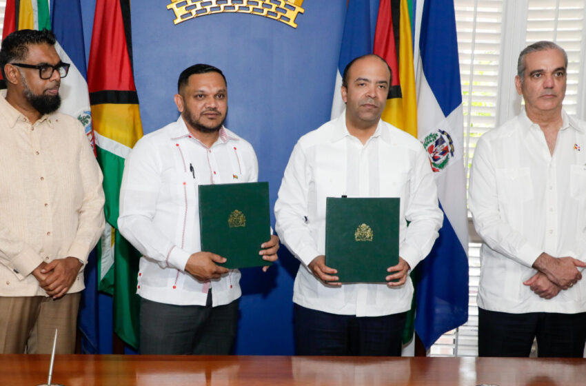  La República Dominicana y Guyana firman contrato para exploración de bloque petrolero en Guyana