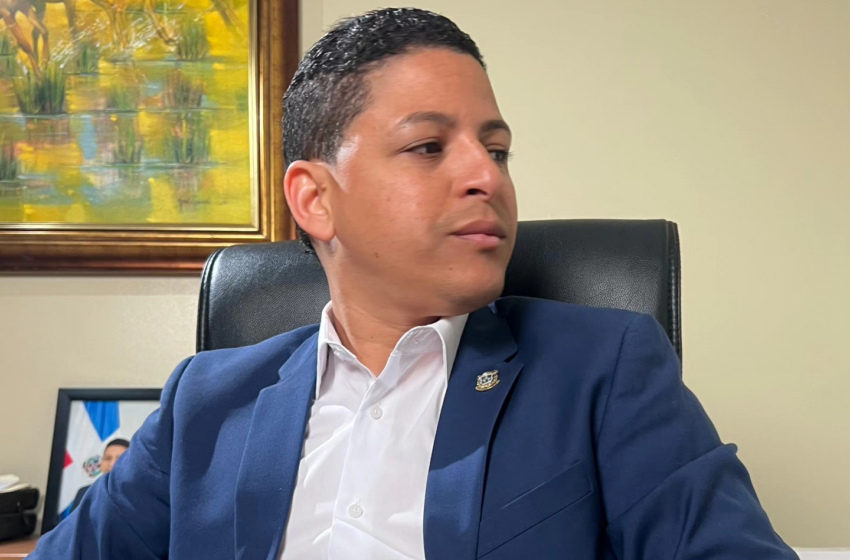  Diputado del PRM Luis Báez llama “fósiles” a dirigentes que buscan permanecer en la dirección del partido