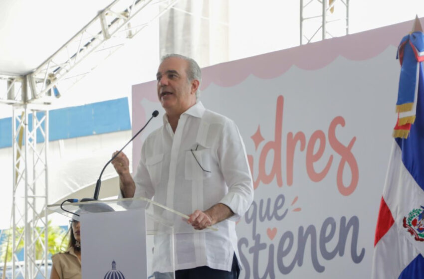  Presidente Abinader destaca sacrificio y fortaleza de las madres dominicanas durante jornada nacional “Madres que Sostienen”