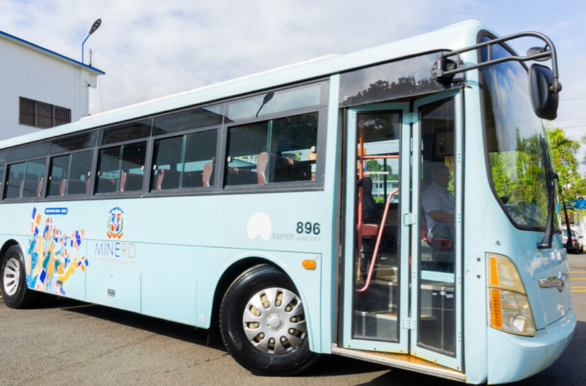  TRAE y OMSA entregan autobuses al ITSC para fortalecer transporte estudiantil