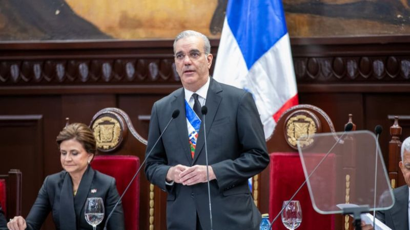  Presidente Abinader promulga Ley 30-26, sobre medidas pro crecimiento económico y mitigación de la crisis internacional