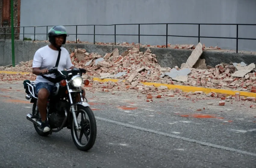  Estados Unidos emite un aviso de tsunami para parte del Caribe tras terremoto de magnitud 7,5 en Venezuela