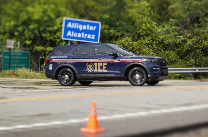  Florida avisa que detendría a más migrantes en Alligator Alcatraz pese a un traslado de detenidos a otros lugares