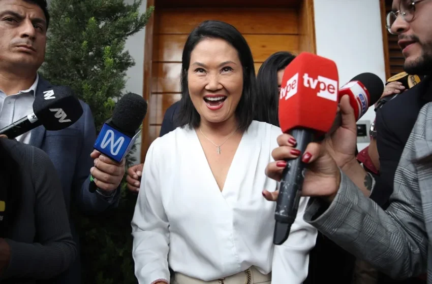 Fujimori vuelve a situarse por delante de Sánchez en la recta final del escrutinio en Perú