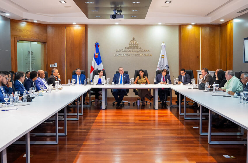  Sectores productivos y sociales valoran medidas propuestas y apertura al diálogo tras encuentro con el ministro Magín Díaz