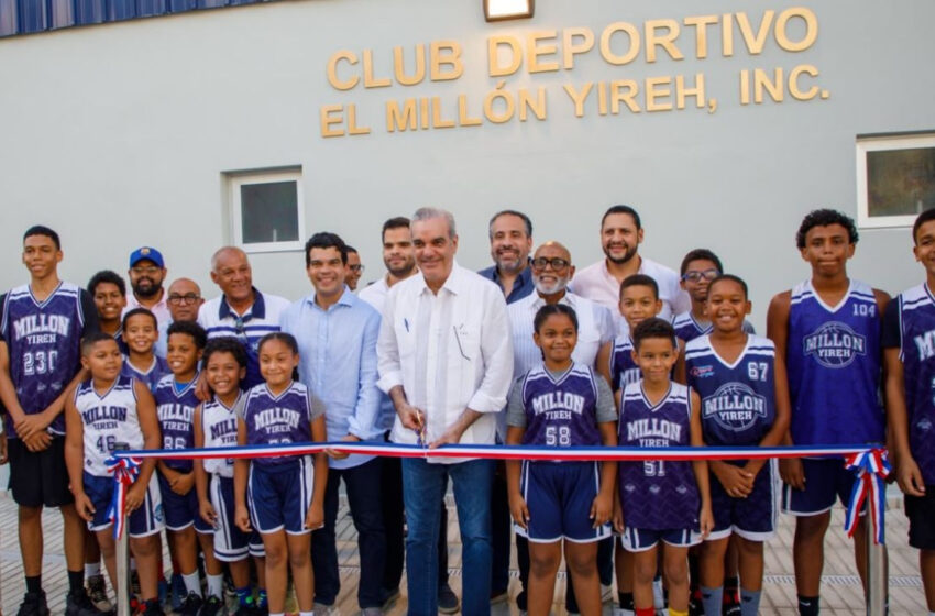  Presidente Abinader entrega remozado el Club Deportivo El Millón Yireh