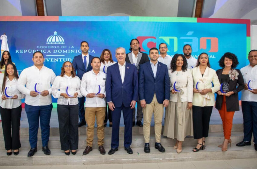  Presidente Abinader llama a los jóvenes a ser guardianes de la ética