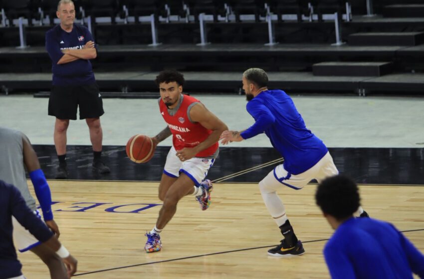  Selección de baloncesto sigue recibiendo los atletas