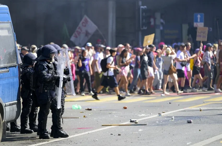  Violencia y actos vandálicos en una manifestación contra el G7 en Ginebra